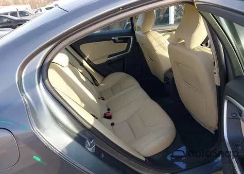 2017 Volvo S60 T5 Dynamic из США, поврежденный, VIN YV126MFL2H2420434